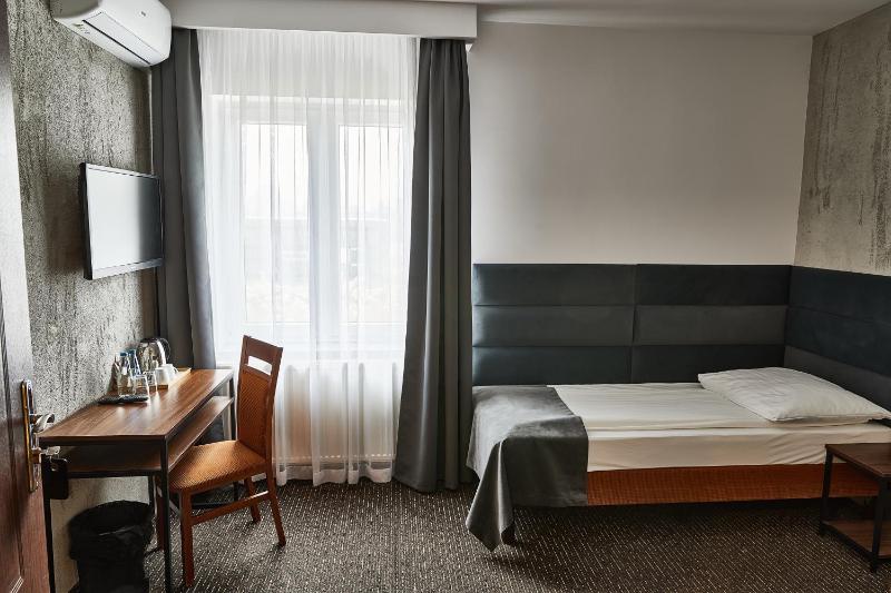 Single Room image 4