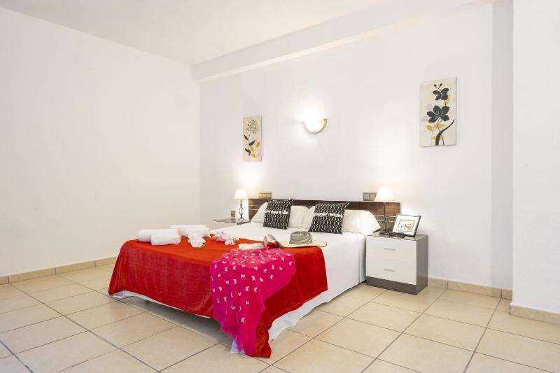 Villa Carola - PlusHolidays - image 11