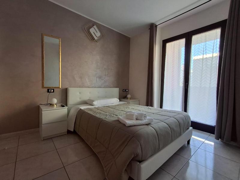 Single Room with Private Bathroom image 3