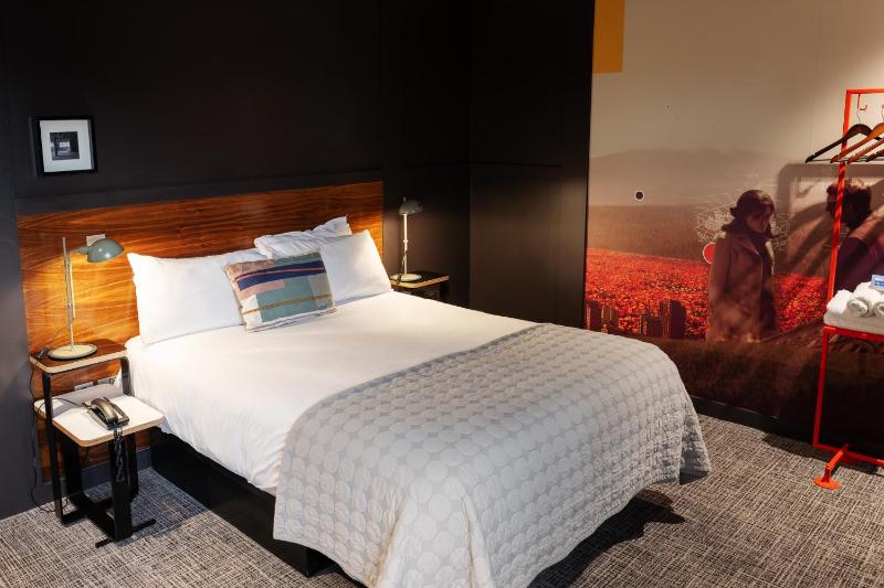 Deluxe King Room (Comfy) image 1