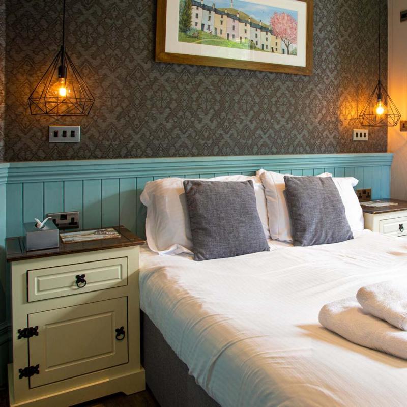 Classic Double Room with Bath & Over Shower - Pet Friendly image 2