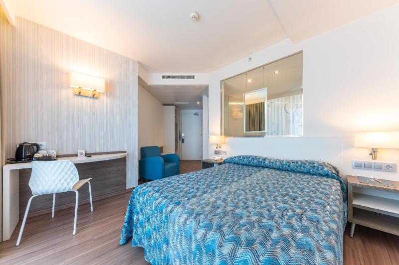 Double Room with Sea View (1 Adult) image 1