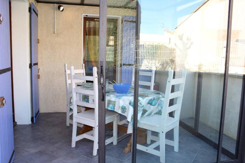 Pavillon Cosy 3 pièces avec véranda et parking GN520-048 - image 17