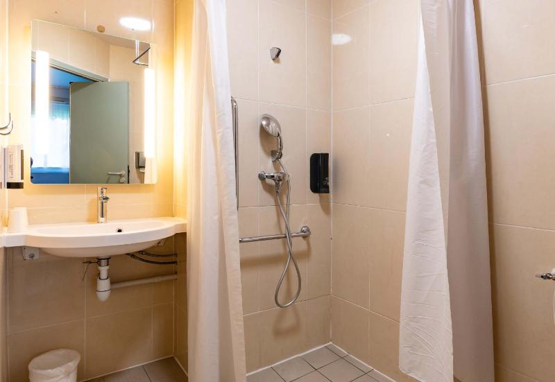 Double Room - Disability Access image 4