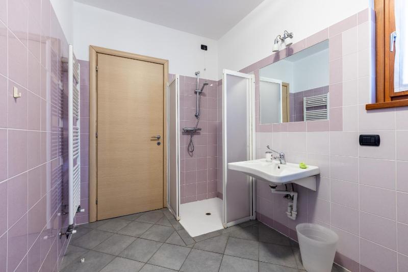 One-Bedroom Apartment with Mountain View image 4
