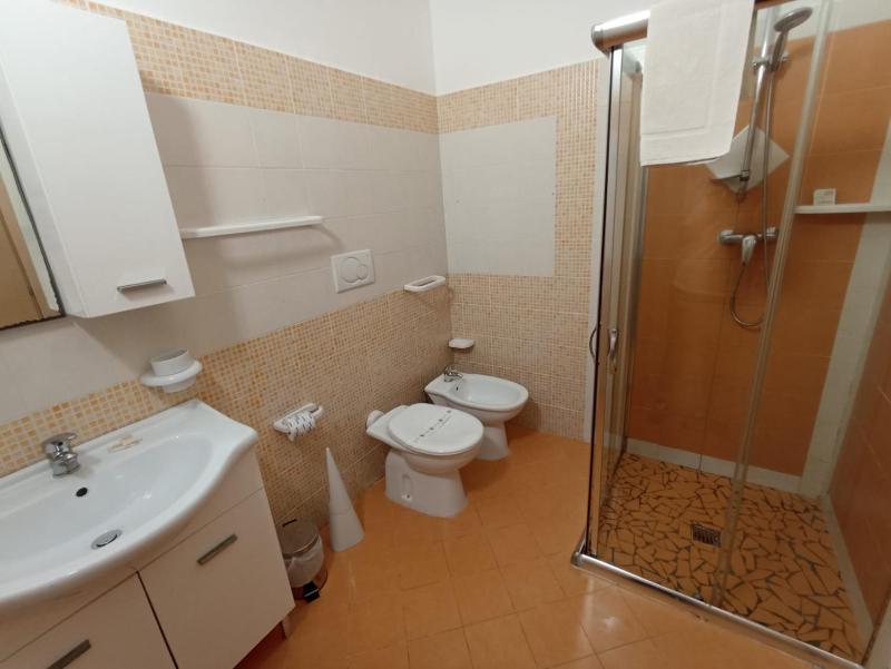 Quadruple Room image 4