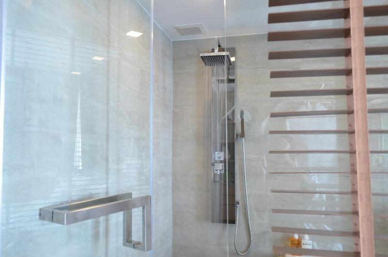 Everyday Beachfront Stylish Luxury Jomtien - image 10