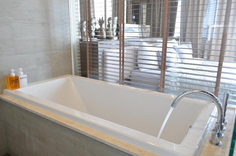 Everyday Beachfront Stylish Luxury Jomtien - image 11