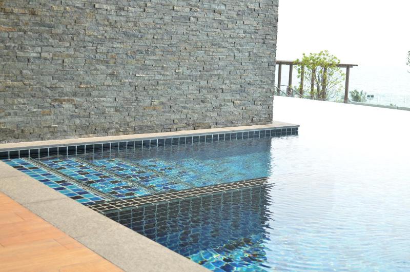 Everyday Beachfront Stylish Luxury Jomtien - image 16