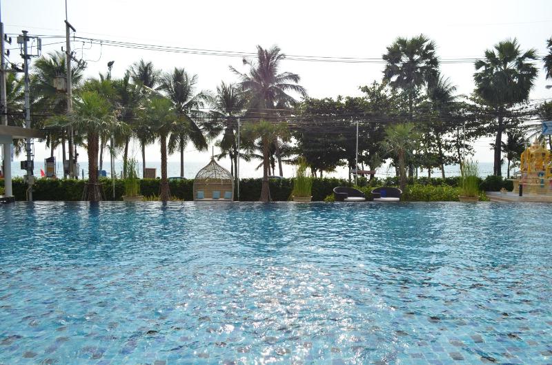 Everyday Beachfront Stylish Luxury Jomtien - image 22