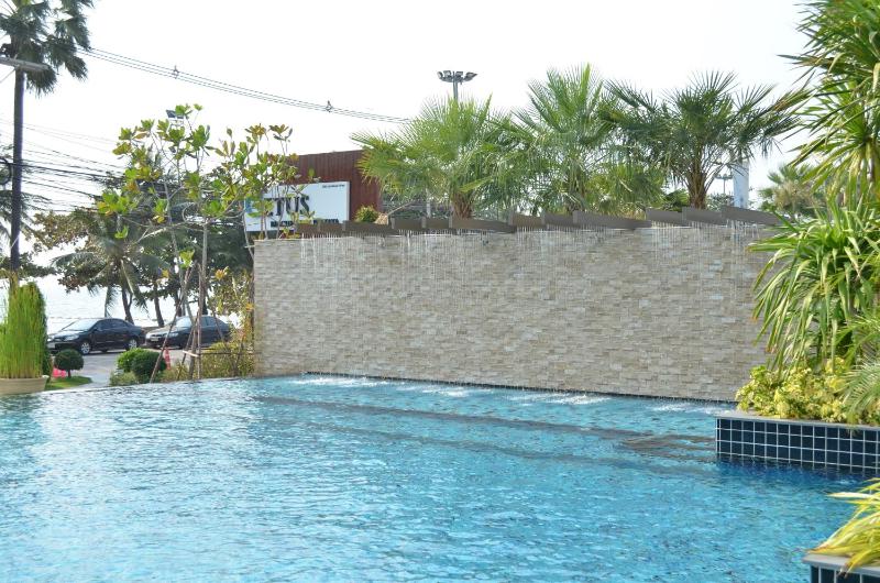 Everyday Beachfront Stylish Luxury Jomtien - image 23