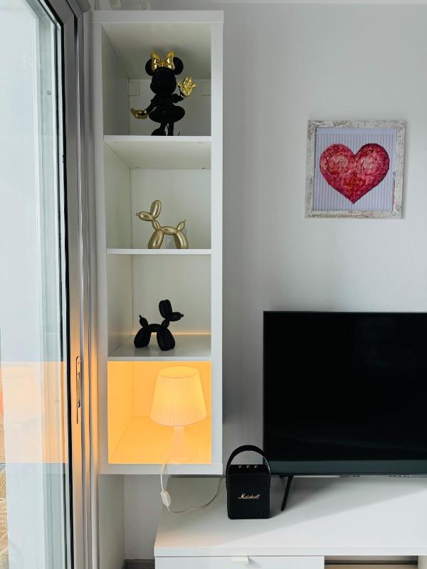White 1-bdr apartment Agyos Tychonas - image 8