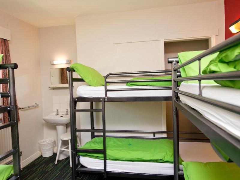 Dormitory Room with Shared Bathroom (6 Adults) image 3