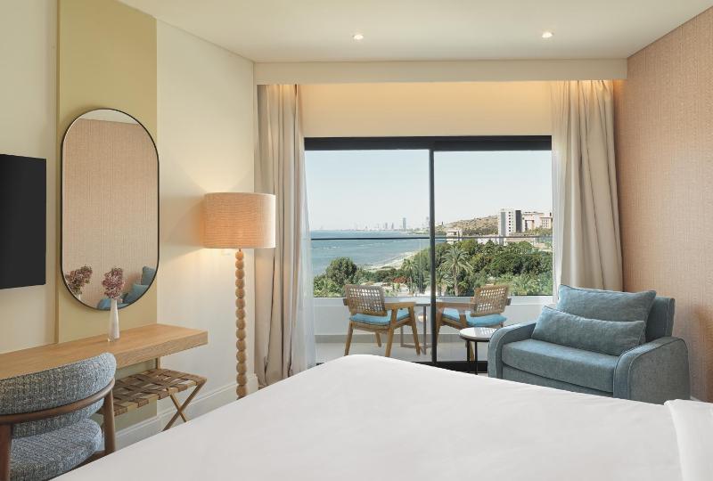 Deluxe Room Sea View image 3