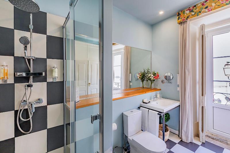 LR Guest House - image 5