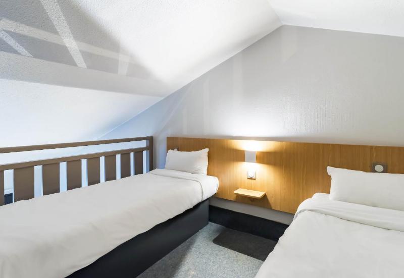 Quadruple Room image 2