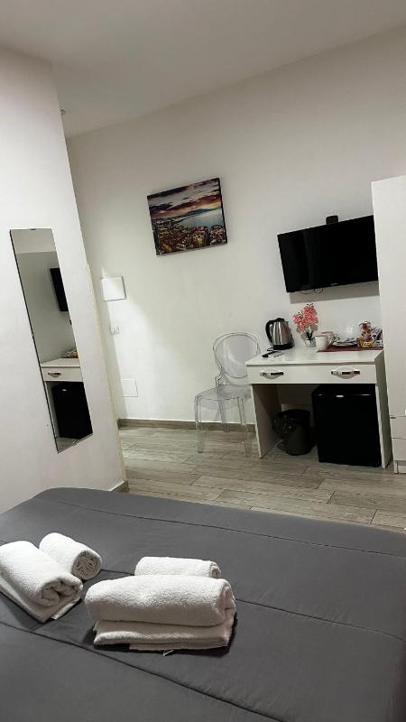 Double Room with Private Bathroom image 3