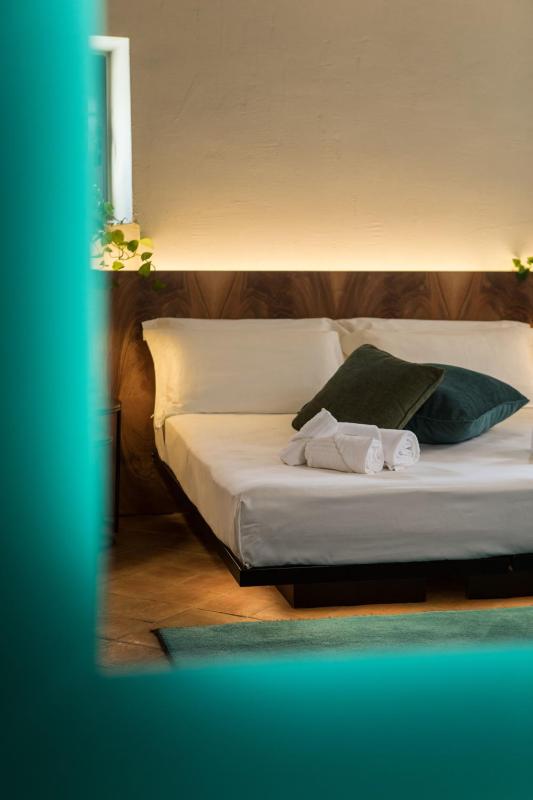 Superior Double or Twin Room with Garden View image 3