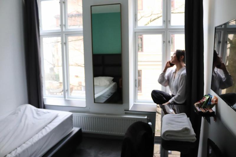 Single Room image 1