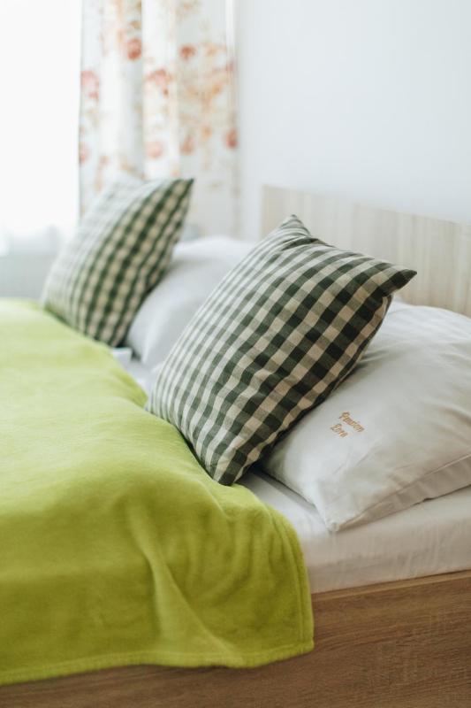 Double Room with Balcony image 4