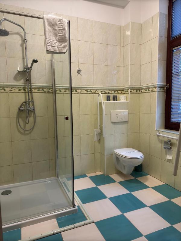 Double or Twin Room image 4