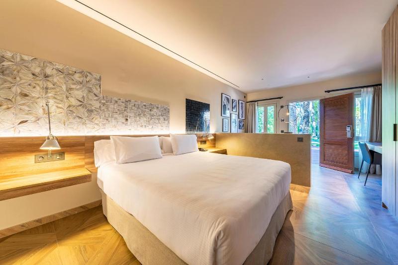 Junior Suite (1 Adult) image 3