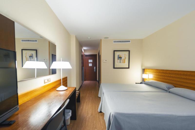 Triple Room (3 Adults) image 1