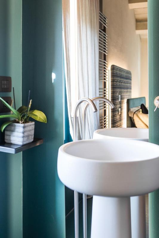 Deluxe Double or Twin Room with City View image 4
