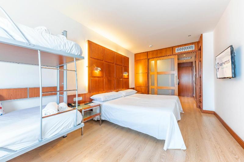 Quadruple Room with Airport Transfer (2 Adults + 2 Children) image 3