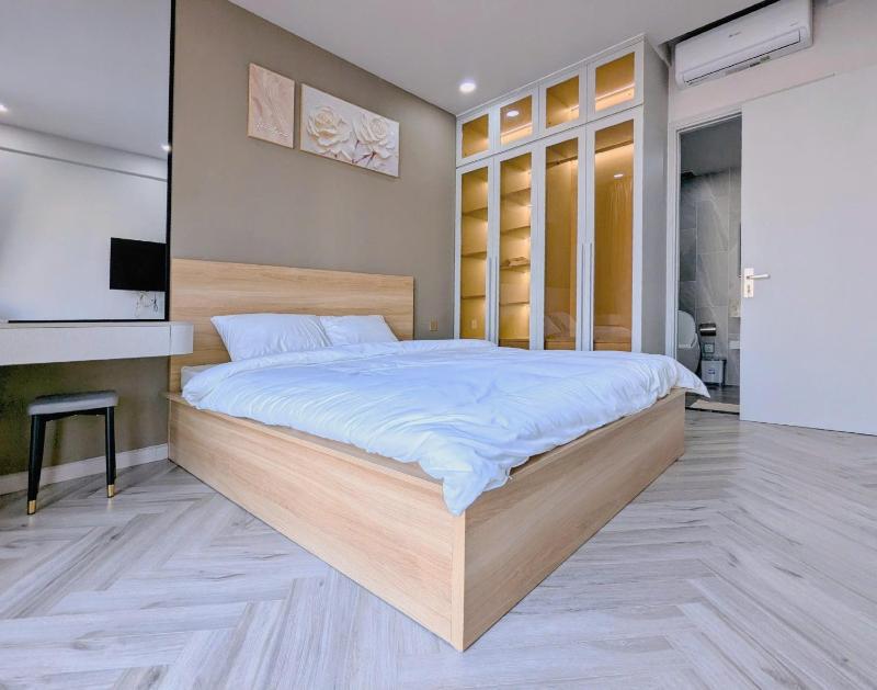 Real Homes - image 9