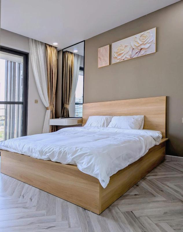 Real Homes - image 13