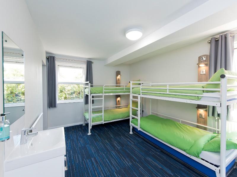 Quadruple Room image 2