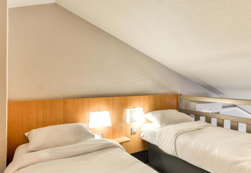 Quadruple Room image 3
