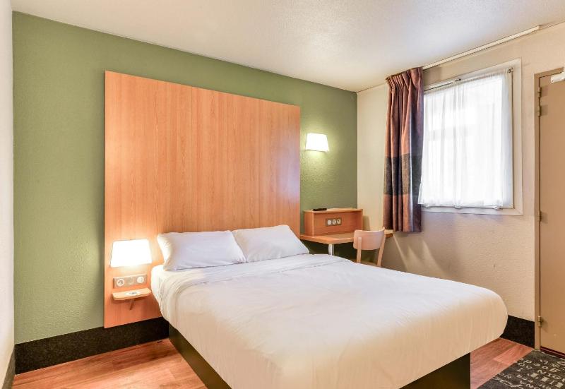 Double Room image 1