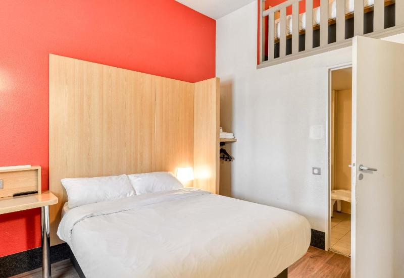 Quadruple Room - Disability Access image 1