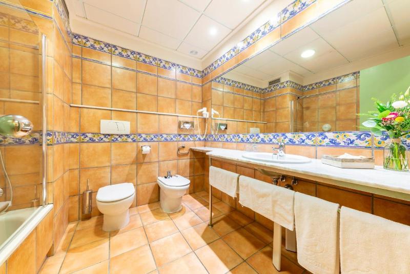 Milenio Room (2 Adults) image 3
