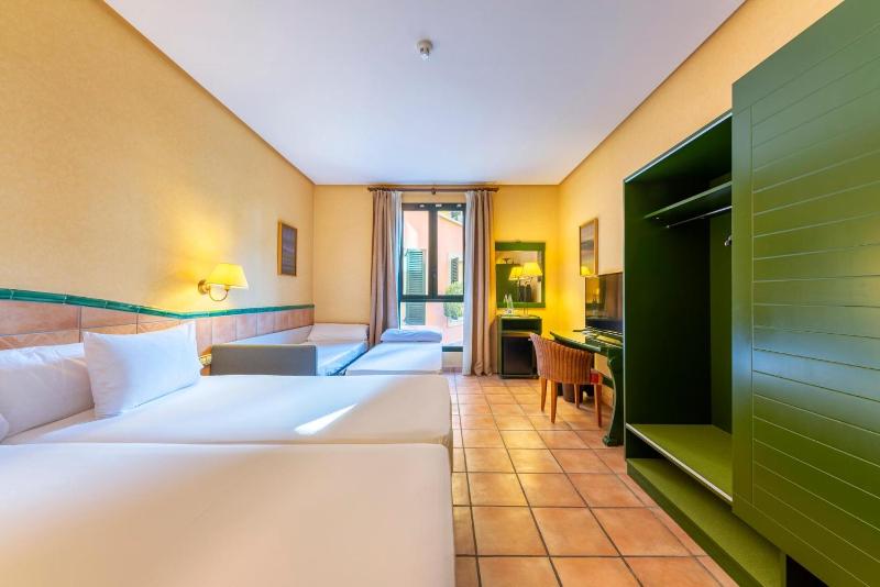 Comfort Room (2 Adults) image 3