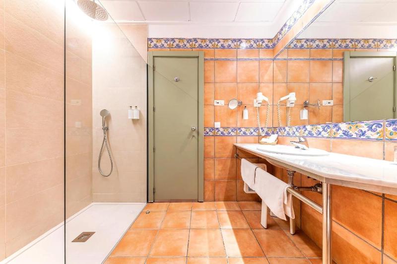 Milenio Room (2 Adults) image 2
