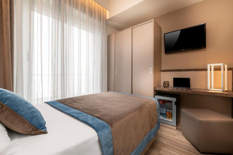 Standard Single Room with Sea View image 1