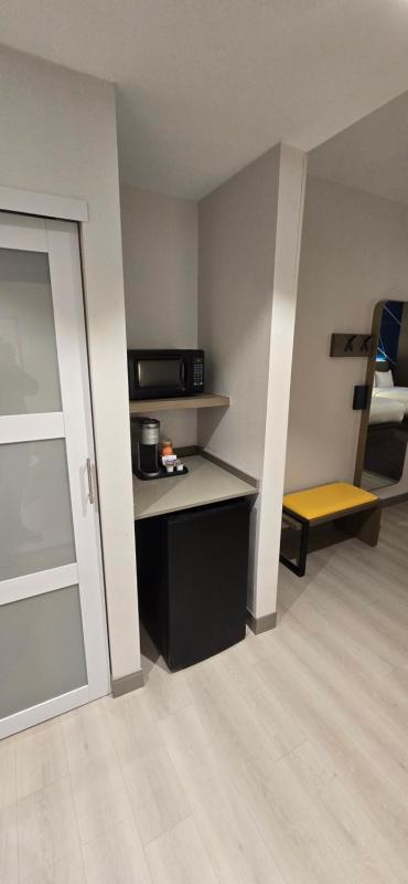 King Suite - Disability Access/Non-Smoking image 1