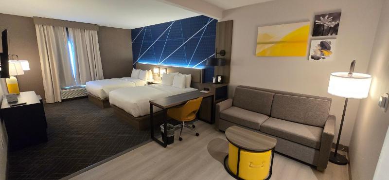 Queen Suite with Two Queen Beds - Accessible/Non-Smoking image 3