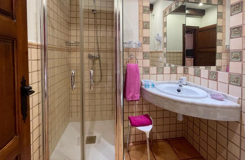 Double Room image 2