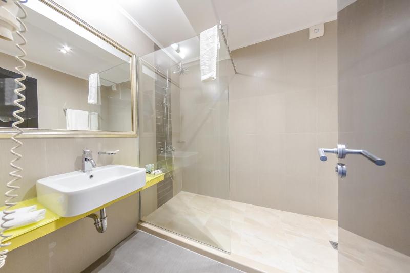 Double or Twin Room with Tsarevets View image 2