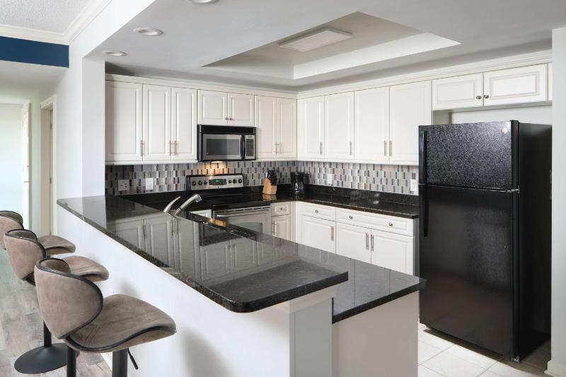 Two-Bedroom Condo with Ocean View image 3