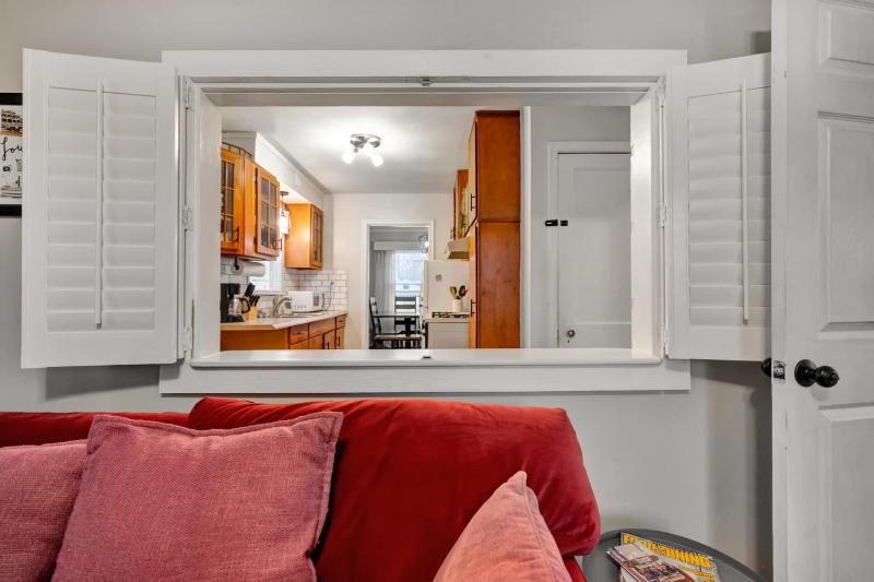 Spacious 4BR Home with Cozy Vibes in Louisville - image 24