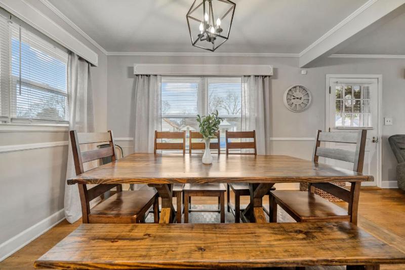Spacious 4BR Home with Cozy Vibes in Louisville - image 41