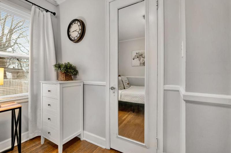 Spacious 4BR Home with Cozy Vibes in Louisville - image 33