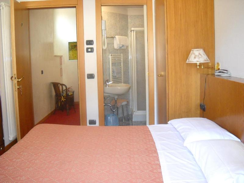 Superior Double or Twin Room image 3