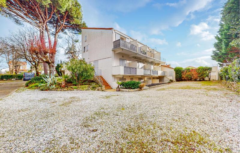 1 Bedroom Cozy Apartment In Royan - image 18