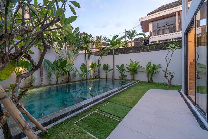 Villa Kiyoji: Brand New Minimalistic 3BR in Umalas - image 42
